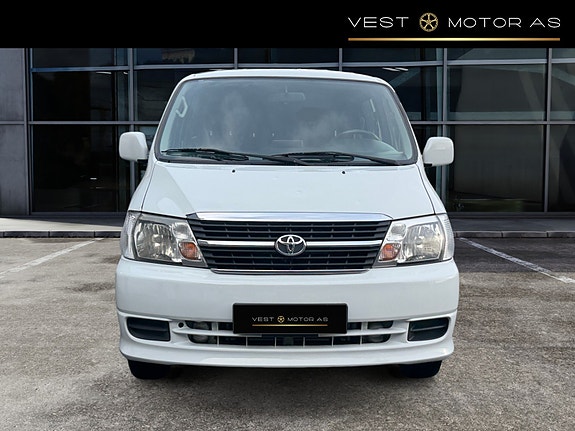 Toyota HiAce 2 of 24