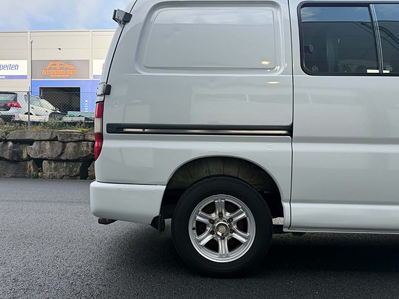 Toyota HiAce 22 of 24