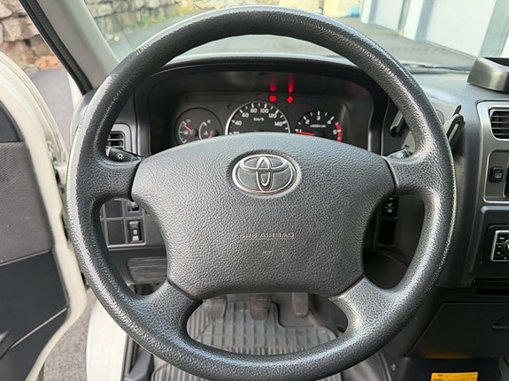 Toyota HiAce 18 of 24