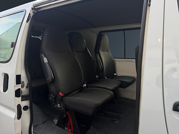 Toyota HiAce 15 of 24
