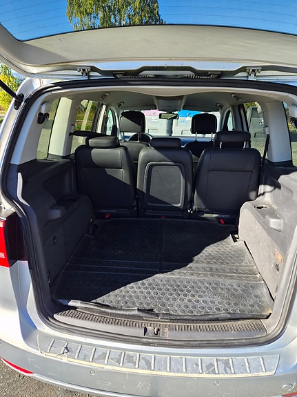Volkswagen Touran 11 of 14