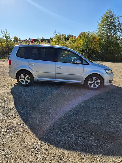 Volkswagen Touran 7 of 14