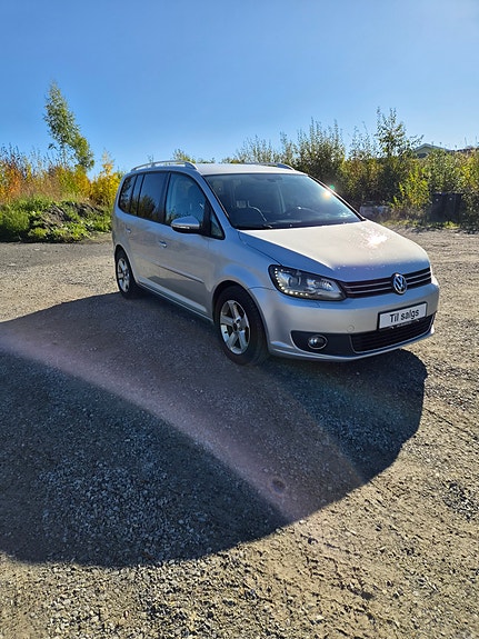 Volkswagen Touran 8 of 14