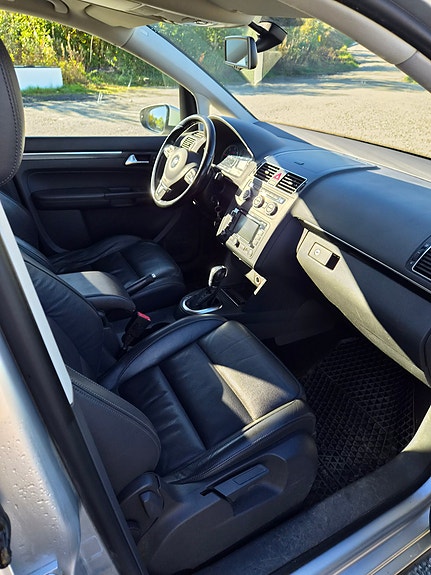 Volkswagen Touran 13 of 14