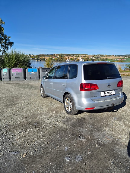Volkswagen Touran 4 of 14