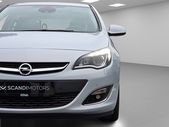 Opel Astra 3 of 29