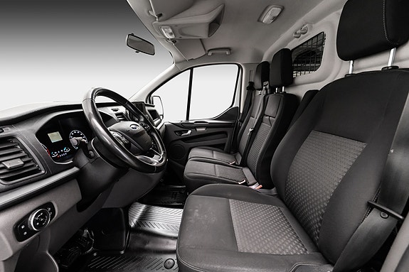 Ford Transit Custom 16 of 22