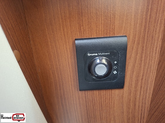 Carthago Chic E-Line I 51 177 hk Aut. A/C Solselle/ Lithium 22 of 30