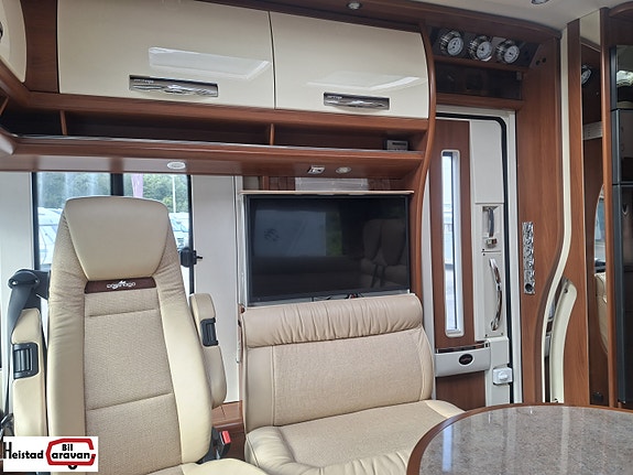 Carthago Chic E-Line I 51 177 hk Aut. A/C Solselle/ Lithium 14 of 30