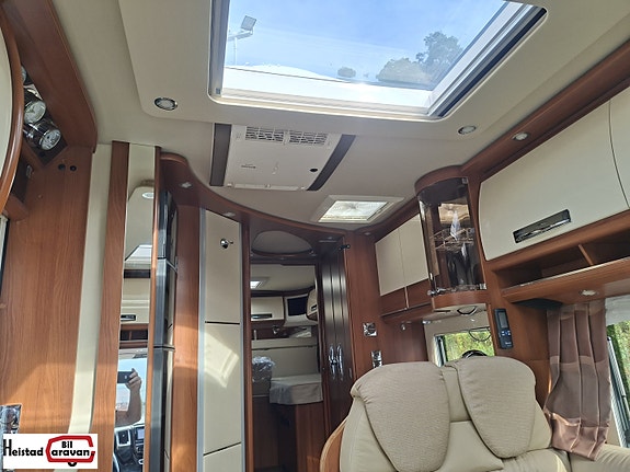 Carthago Chic E-Line I 51 177 hk Aut. A/C Solselle/ Lithium 26 of 30
