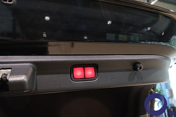 Mercedes-Benz EQE350 29 of 29