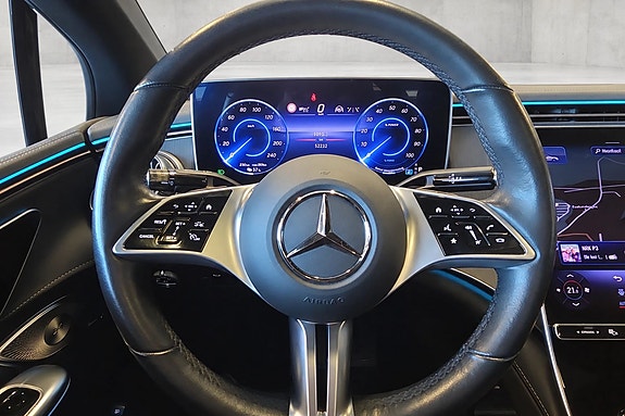 Mercedes-Benz EQE350 11 of 30