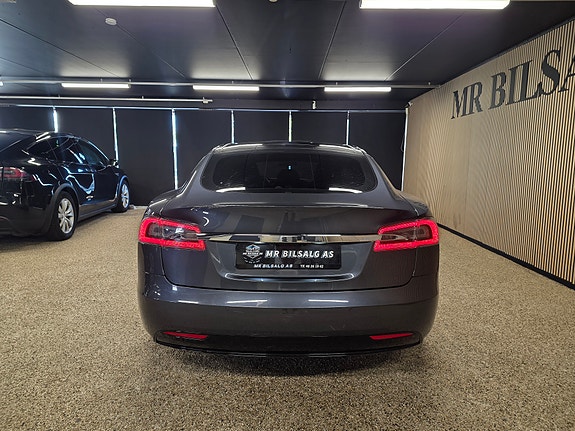 Tesla Model S 11 of 30