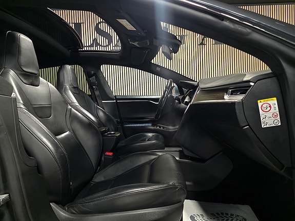 Tesla Model S 25 of 30