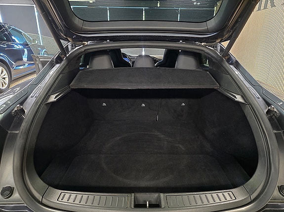 Tesla Model S 22 of 30