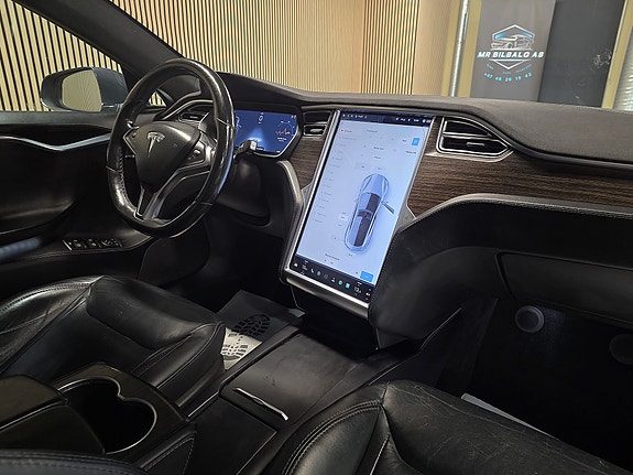 Tesla Model S 29 of 30