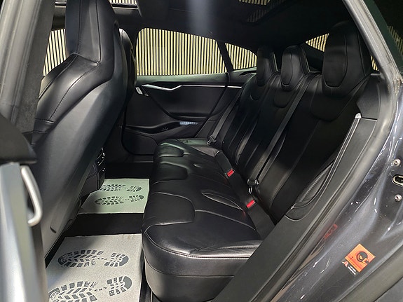 Tesla Model S 21 of 30