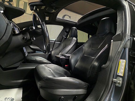 Tesla Model S 19 of 30