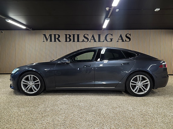 Tesla Model S 7 of 30