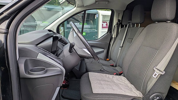 Ford Transit Custom 10 of 30
