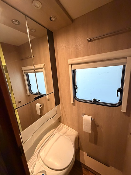 Adria Adora 563PT 14 of 20