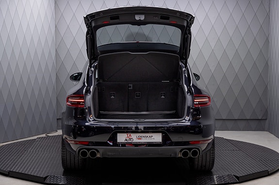 Porsche Macan 10 of 30