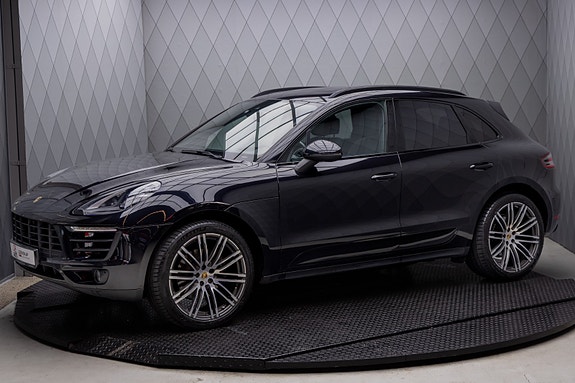 Porsche Macan 2 of 30