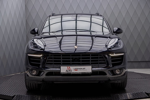 Porsche Macan 4 of 30