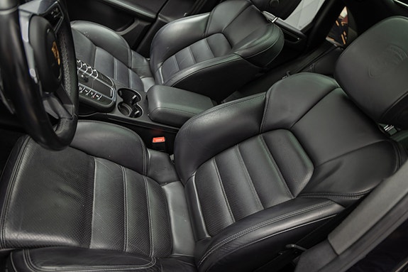 Porsche Macan 19 of 30