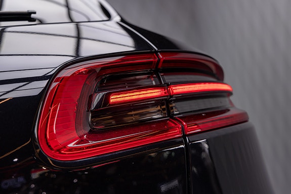 Porsche Macan 7 of 30