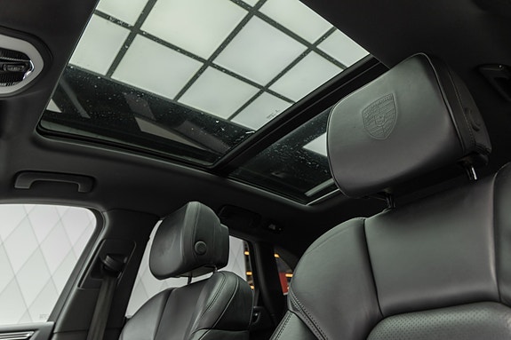 Porsche Macan 20 of 30