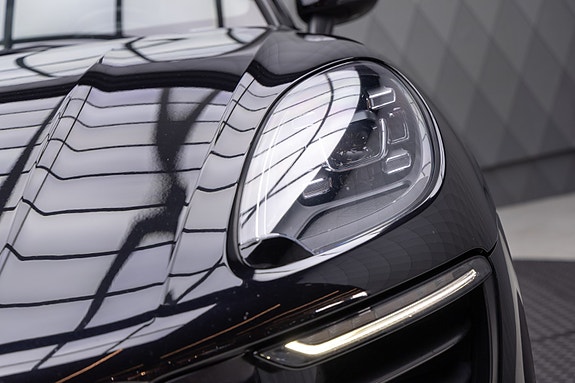 Porsche Macan 5 of 30