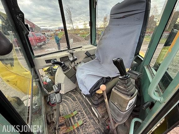 Yanmar ViO55 23 of 27