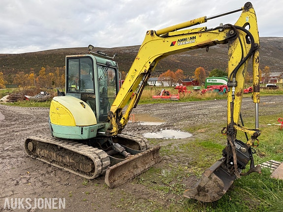 Yanmar ViO55 2 of 27