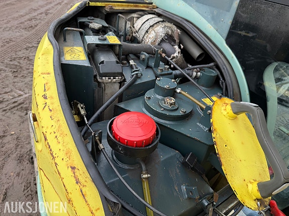 Yanmar ViO55 19 of 27