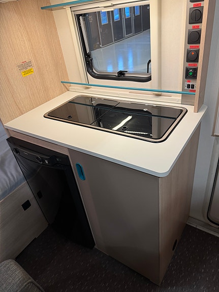 Adria 400 AVIVA / 837KG / GULVVARME / BATTERIPAKKE / FUKTTEST 17 of 28
