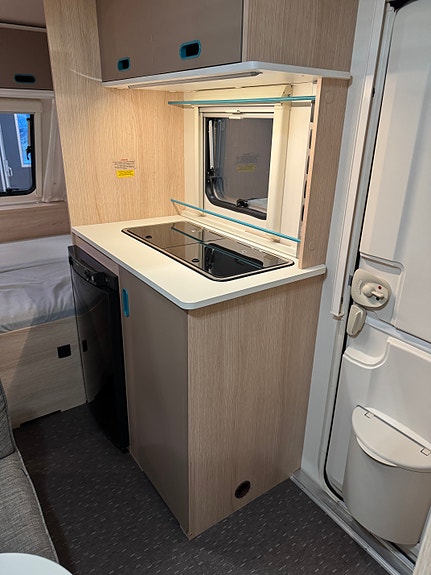 Adria 400 AVIVA / 837KG / GULVVARME / BATTERIPAKKE / FUKTTEST 16 of 28