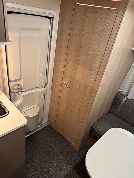 Adria 400 AVIVA / 837KG / GULVVARME / BATTERIPAKKE / FUKTTEST 24 of 28