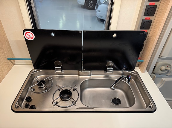 Adria 400 AVIVA / 837KG / GULVVARME / BATTERIPAKKE / FUKTTEST 19 of 28