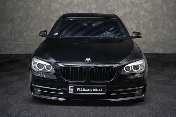 BMW 740d 6 of 30