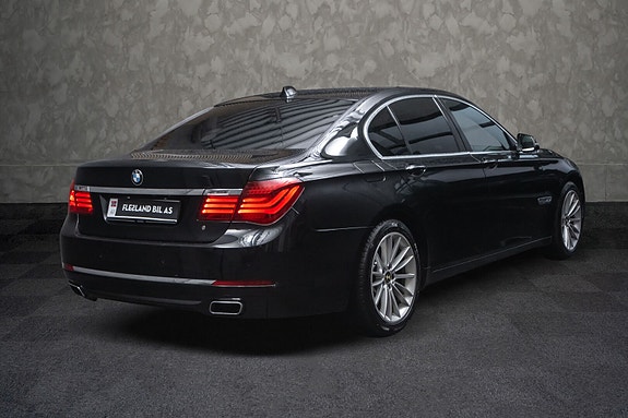 BMW 740d 8 of 30
