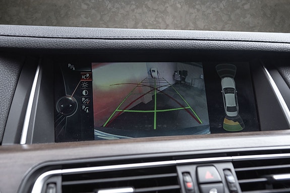 BMW 740d 17 of 30