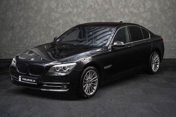 BMW 740d 2 of 30