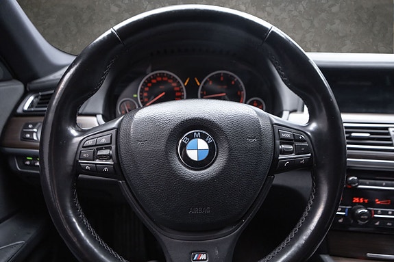 BMW 740d 11 of 30