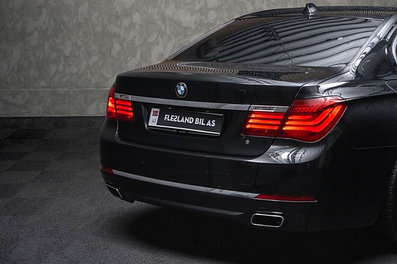BMW 740d 9 of 30