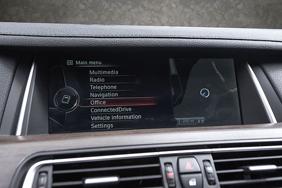 BMW 740d 15 of 30
