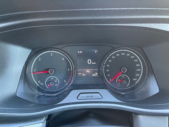 Volkswagen Caravelle 17 of 30