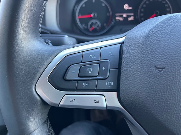Volkswagen Caravelle 12 of 30