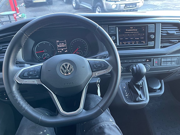 Volkswagen Caravelle 10 of 30