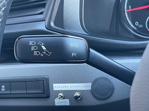 Volkswagen Caravelle 14 of 30